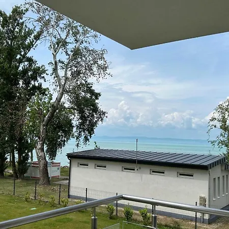 Dingi 106 Siófok